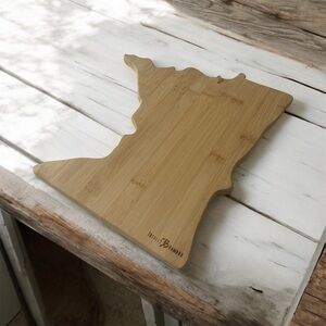 Totally Bamboo Minnesota State Shaped Cutting Serving Board NWT